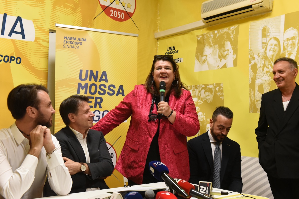 La sindaca di Foggia, la prima eletta con il “campo largo”, ha annunciato le sue dimissioni