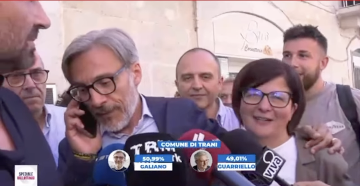 Leggi l'articolo: Un raro episodio di grande rispetto tra avversari politici, a Trani