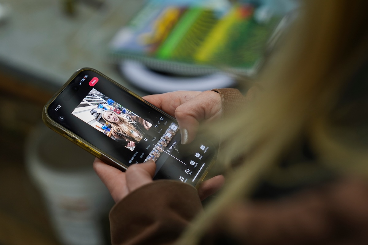 Anche il Canada ha presentato una proposta di legge per vietare i social media agli adolescenti