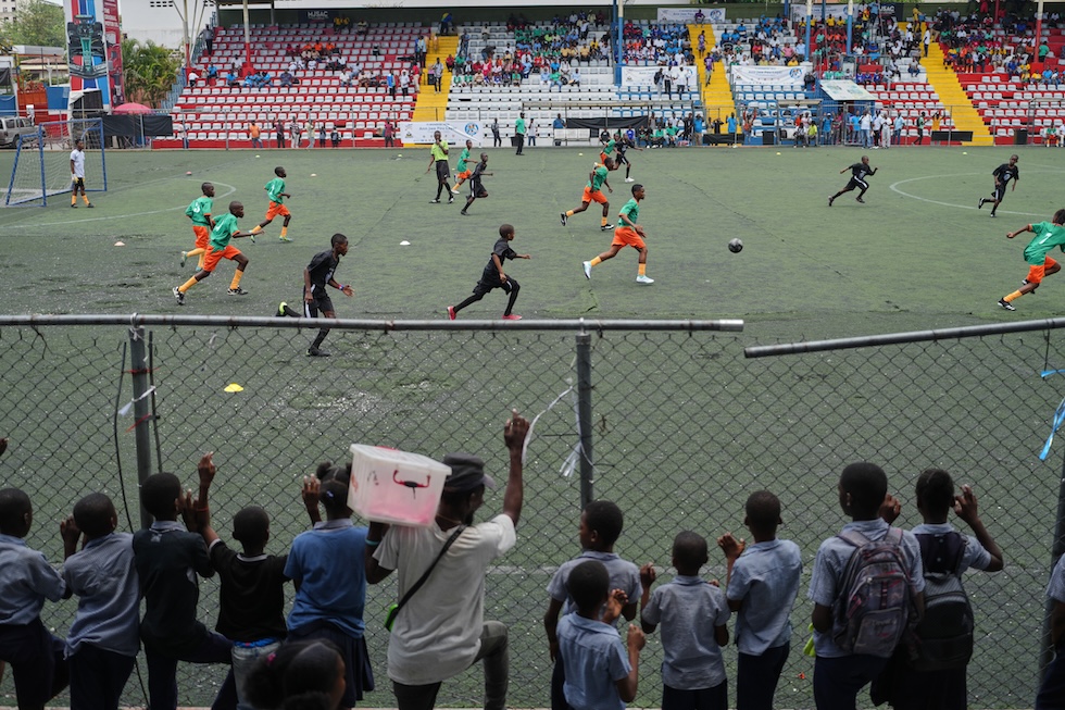 Un torneo di calcio organizzato in occasione dei Mondiali di calcio (AP Photo/Odelyn Joseph)
