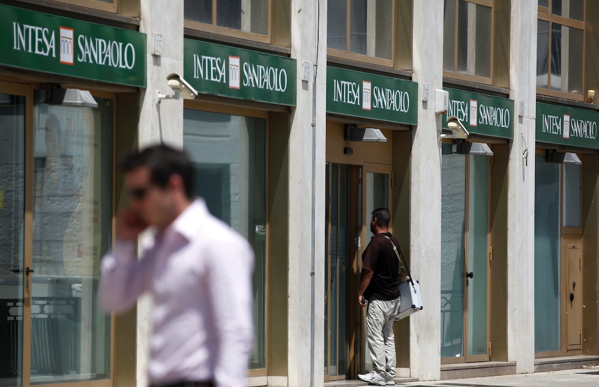 cosa cambiano per noi comuni mortali tutte queste acquisizioni tra banche da Ilpost.it cosa cambiano per noi comuni mortali tutte queste acquisizioni tra banche