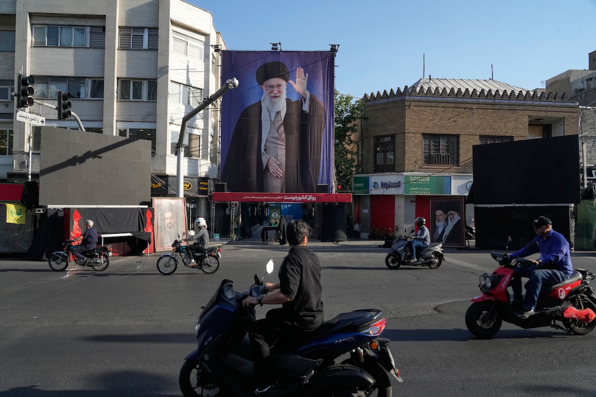 I funerali dell’ex Guida Suprema iraniana Ali Khamenei, ucciso da Israele a febbraio, sono in programma dal 4 al 9 luglio