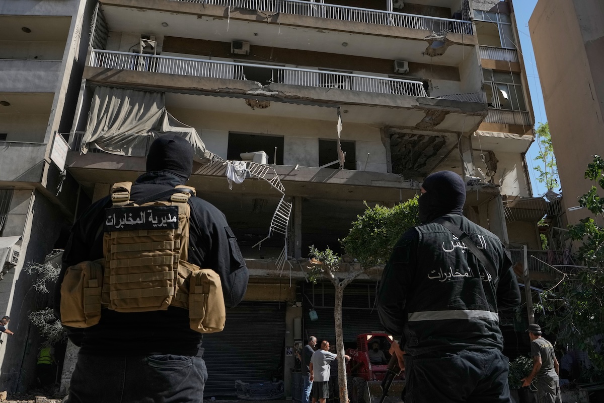 Israele ha bombardato il sud di Beirut, compromettendo le possibilità di chiudere rapidamente un accordo tra Iran e Stati Uniti