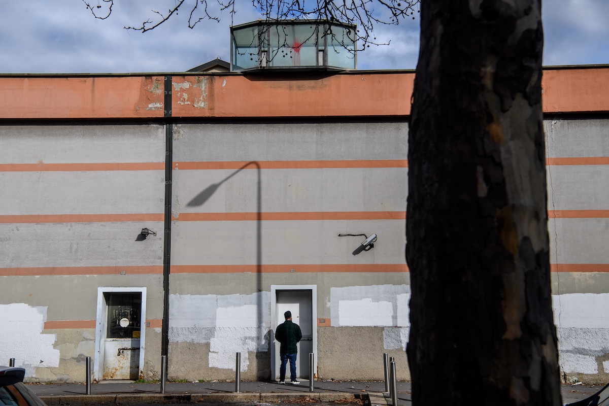 La storia di un suicidio in carcere in una cella per prevenire i suicidi