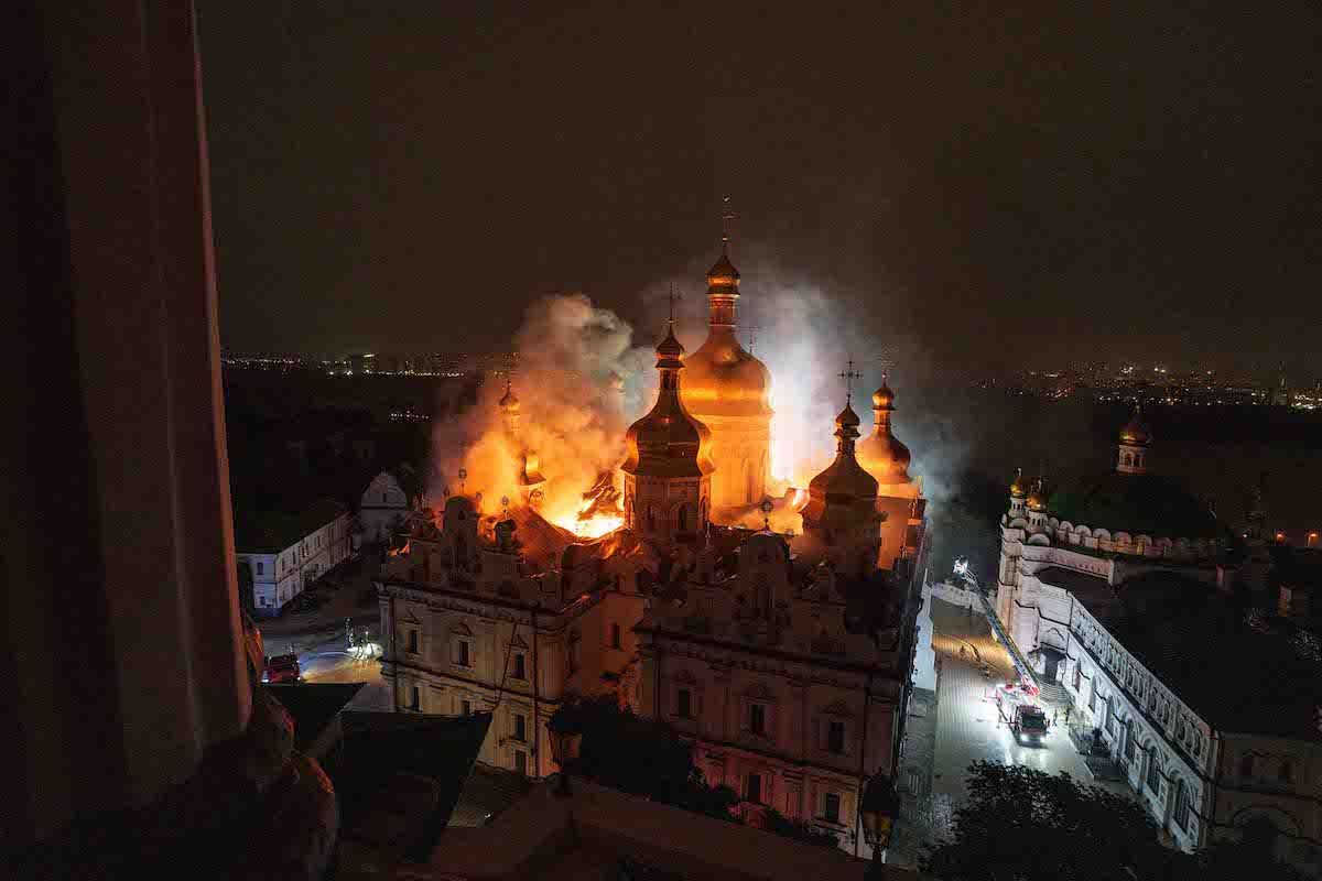 La cattedrale della Dormizione di Kiev è stata colpita da un attacco russo con missili e droni