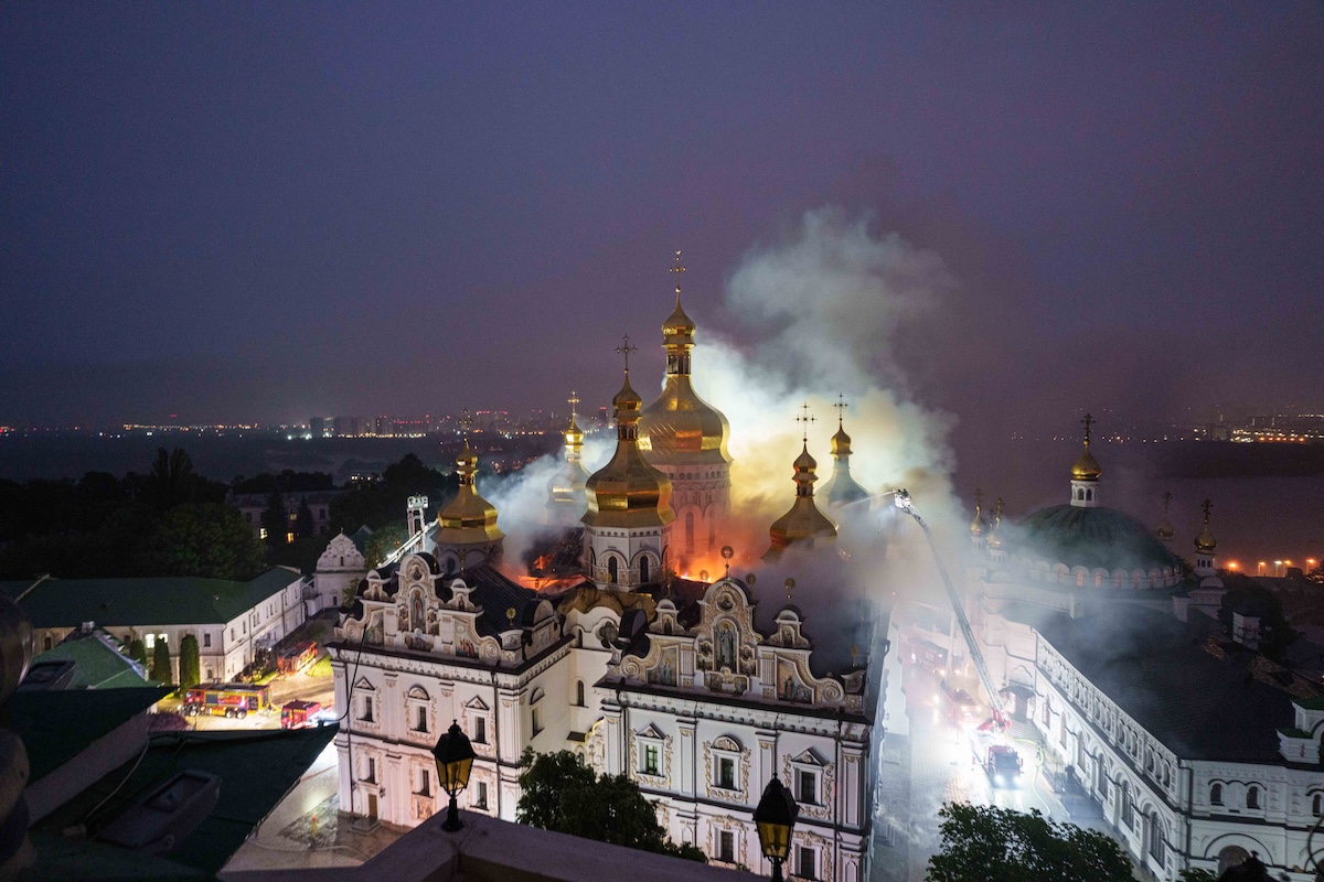 La cattedrale della Dormizione di Kiev è stata colpita da un attacco russo