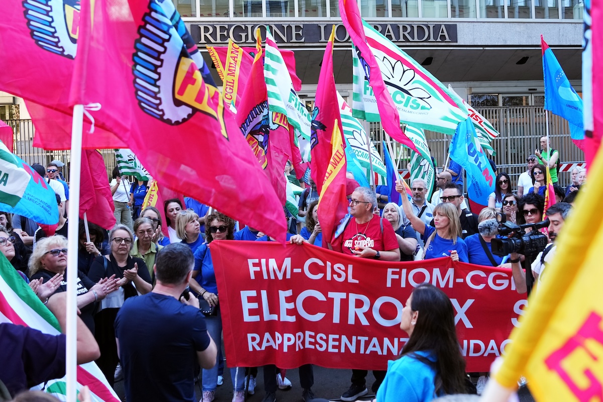 C’è un primo accordo tra Electrolux, governo e sindacati per evitare migliaia di licenziamenti e la chiusura di uno stabilimento in...
