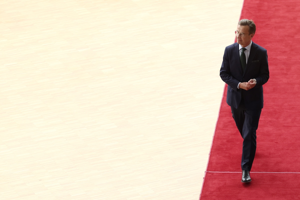 Il primo ministro svedese Ulf Kristersson a Bruxelles, il 29 giugno 2023 (AP/Geert Vanden Wijngaert)