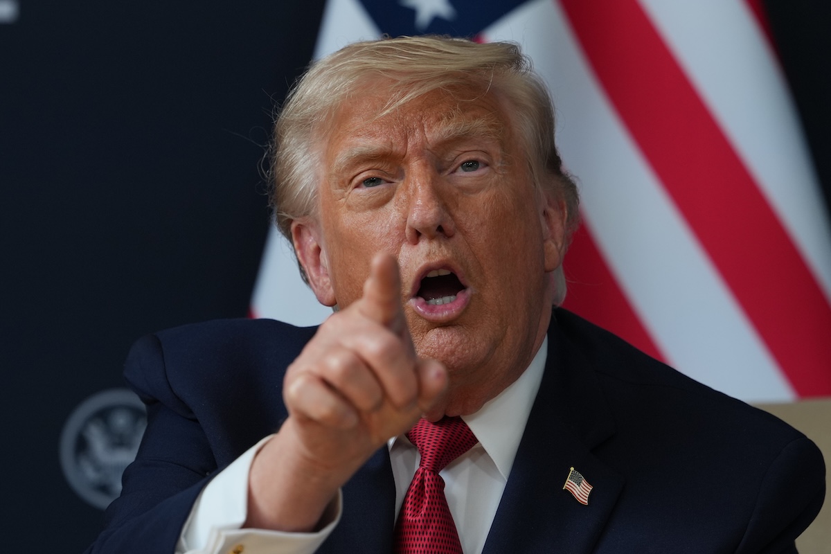 Il presidente degli Stati Uniti Donald Trump a Evian-les-Bains, il 17 giugno 2026 (AP Photo/Julia Demaree Nikhinson)