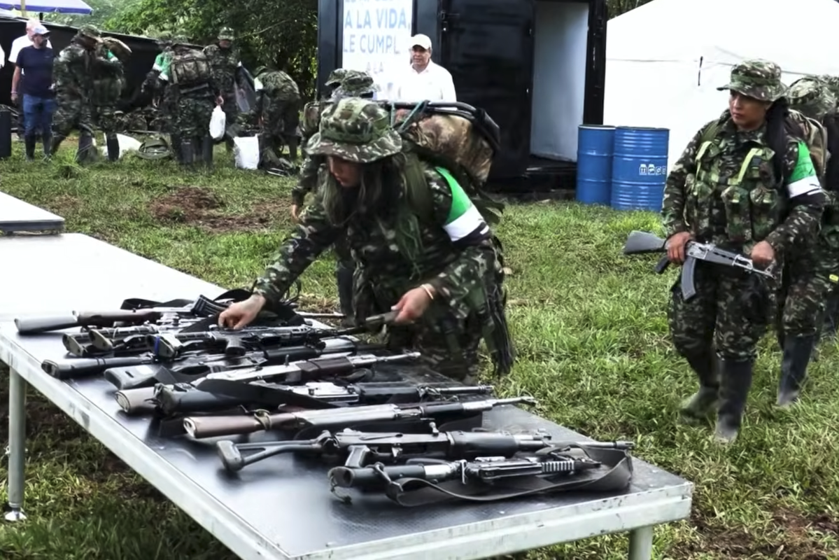 In Colombia 99 guerriglieri hanno consegnato le proprie armi, grazie a un accordo con il governo del presidente uscente Petro
