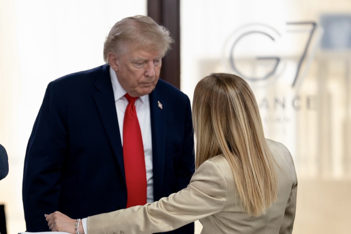 Leggi l'articolo: La trascrizione integrale della telefonata in cui Trump dice che Meloni gli ha «fatto pena»
