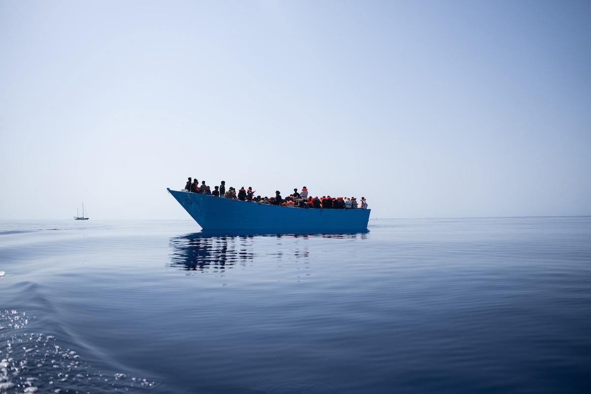 11 migranti sono morti e almeno 40 risultano dispersi dopo un naufragio al largo della Libia