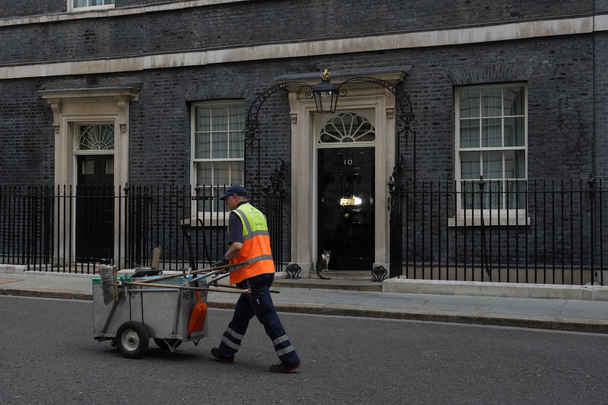 Donwning Street, la residenza ufficiale del primo ministro a Londra, la mattina del 22 giugno