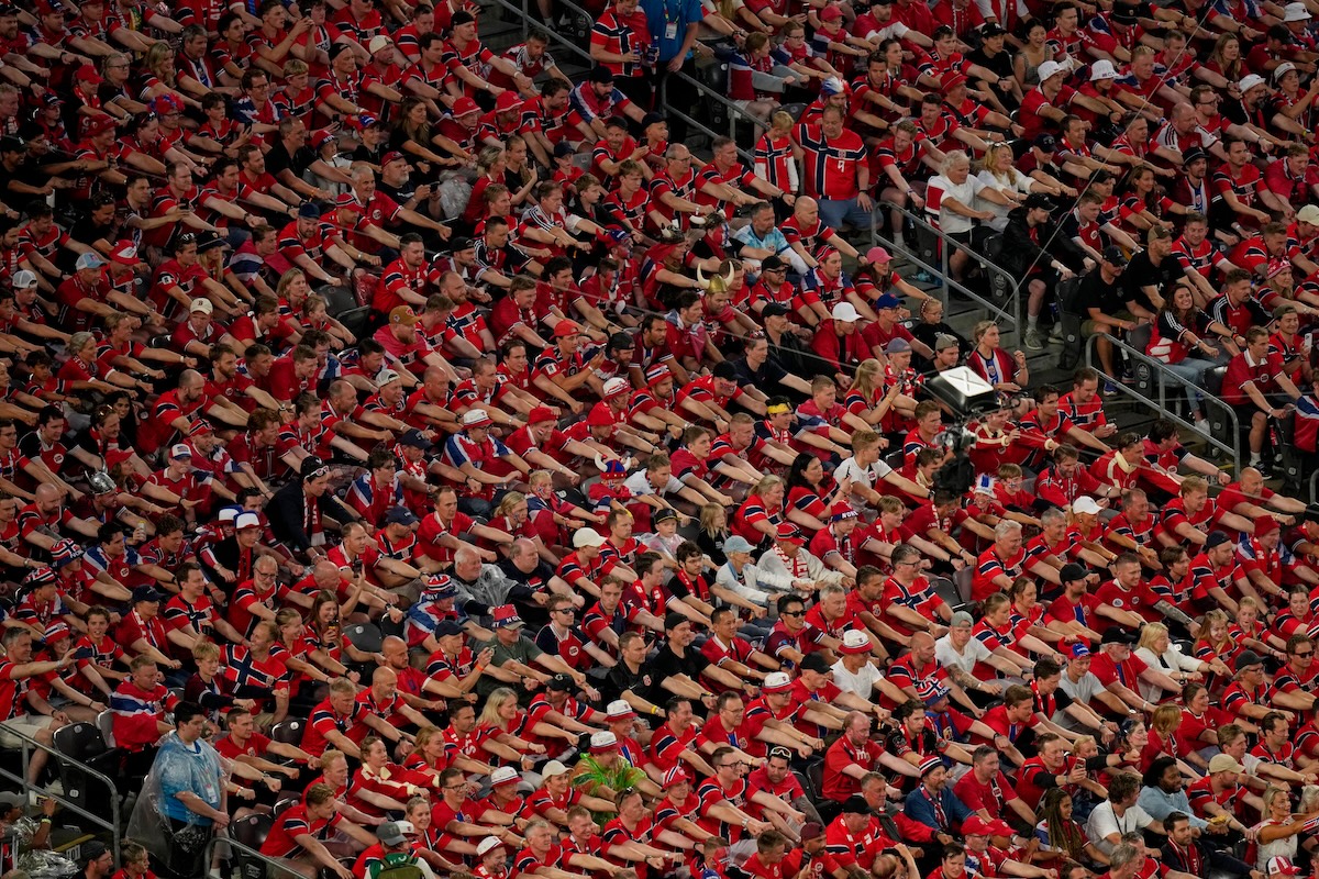 Leggi l'articolo: La “vogata vichinga” con cui i tifosi norvegesi si stanno facendo notare ai Mondiali di calcio