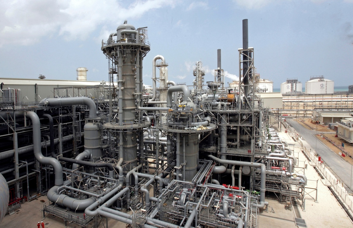Almeno 13 persone sono morte a causa di un’esplosione in un impianto per la produzione di gas naturale in Qatar