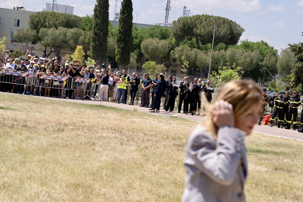 La presidente del Consiglio Giorgia Meloni durante le celebrazioni per il 252esimo anniversario della fondazione della Guardia di Finanza (Filippo Attili/Ufficio Stampa Palazzo Chigi via LaPresse)
