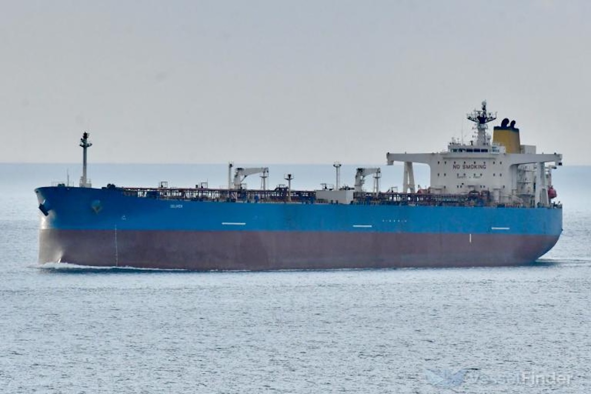 La Francia ha abbordato una petroliera al largo della Sicilia, sostenendo che venga usata dalla Russia per aggirare le sanzioni