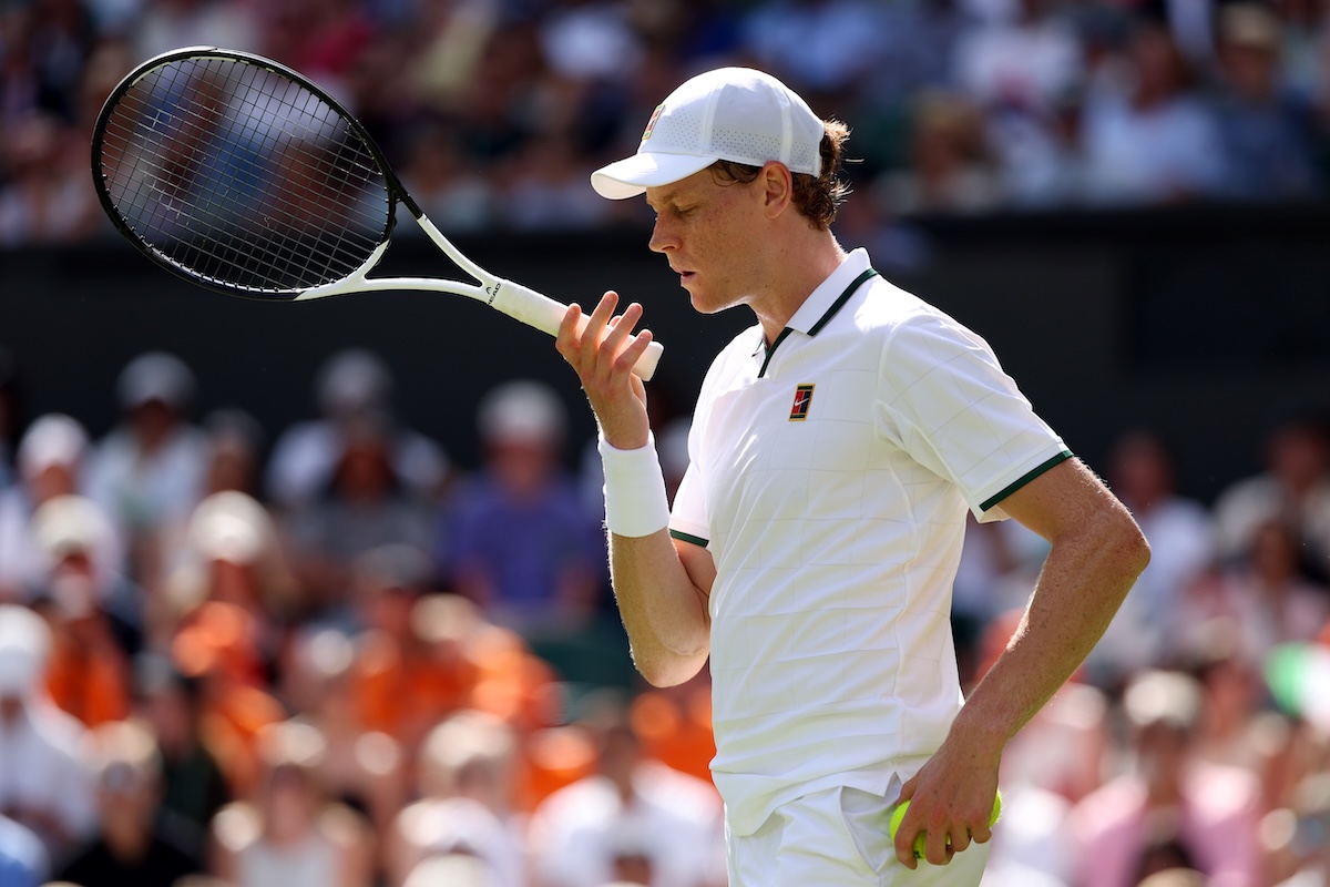 Jannik Sinner ha vinto al quinto set al primo turno di Wimbledon