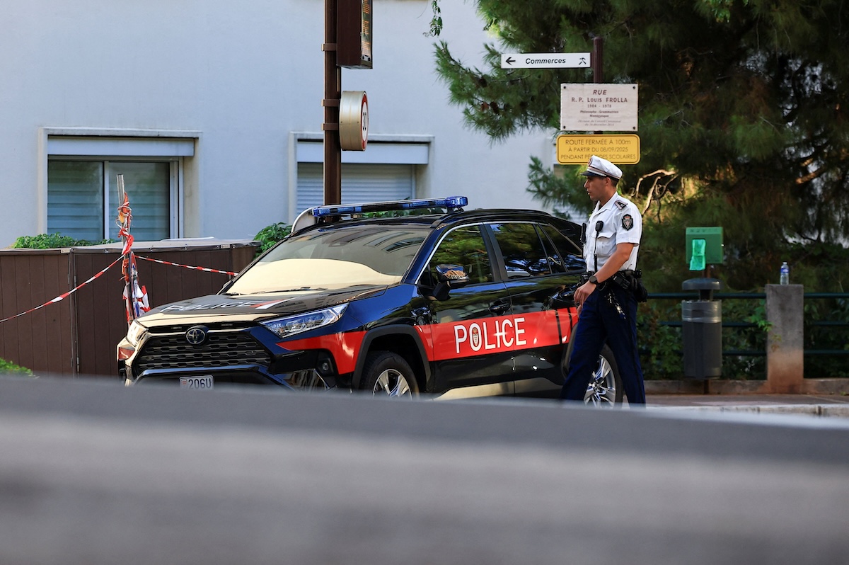 Tre persone sono state ferite nell’esplosione di un pacco bomba nel Principato di Monaco