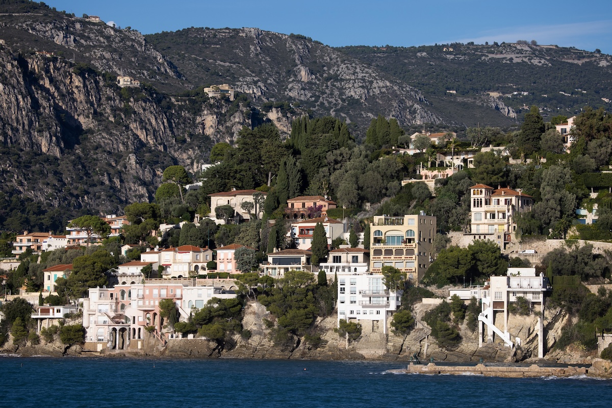 Ville sulla costa di Saint-Jean-Cap-Ferrat, in Francia, in una foto del 2023 (