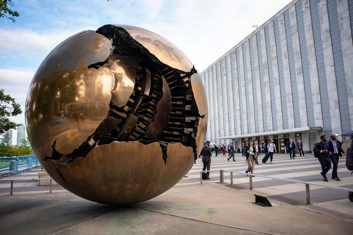 A New York un uomo è morto dopo essersi dato fuoco davanti alla sede dell’ONU, per protesta contro il controllo cinese sul Tibet