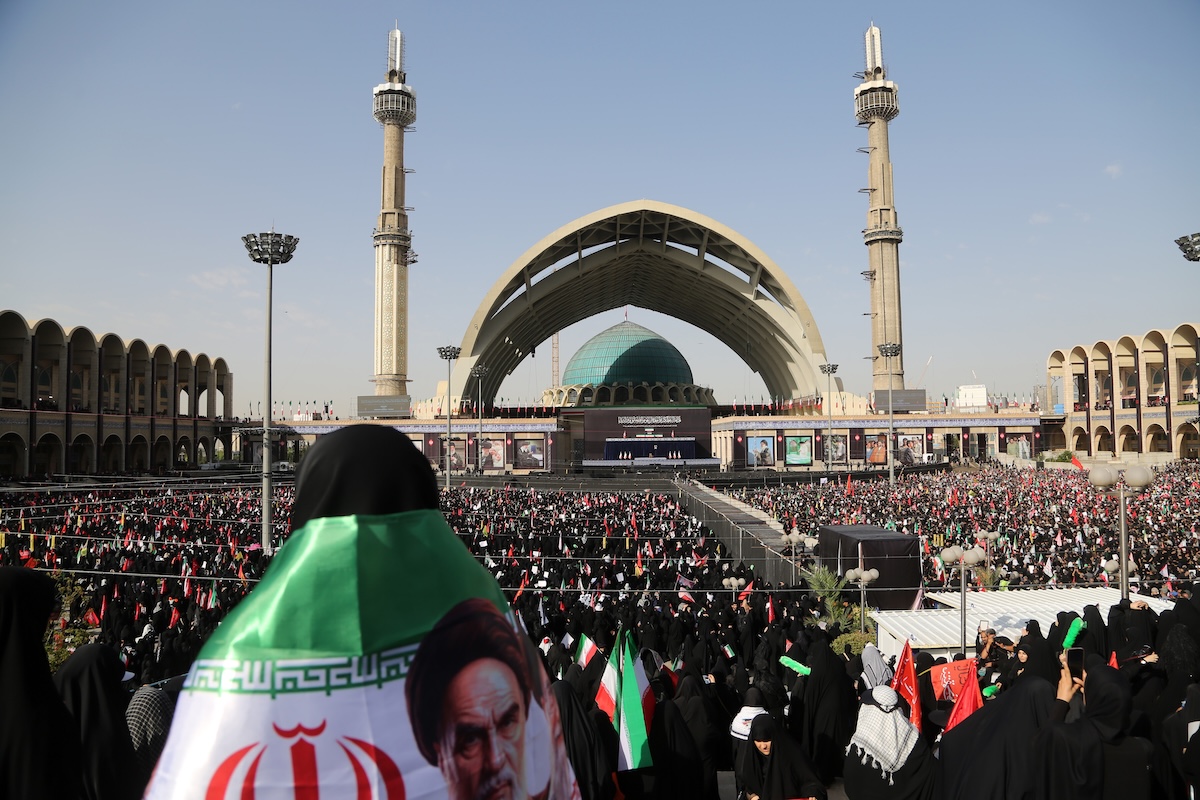 200 iniziato il funerale di ali khamenei da Ilpost.it 200 iniziato il funerale di ali khamenei