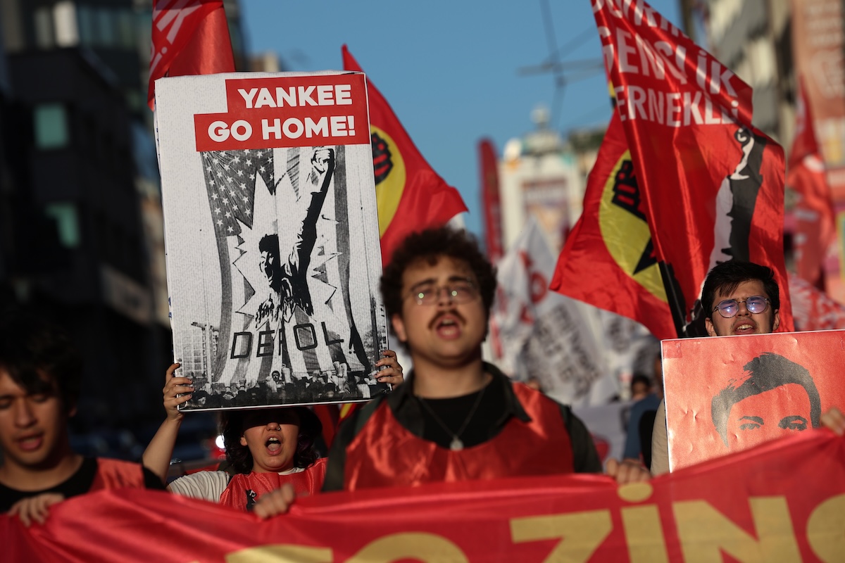 In Turchia sono state arrestate oltre cento persone che manifestavano contro la riunione della NATO in programma da martedì