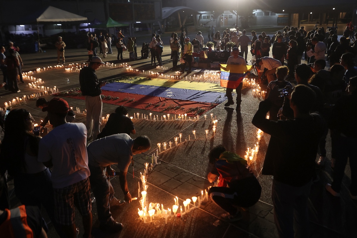 Il numero di persone morte nei terremoti in Venezuela è salito a più di 3.300