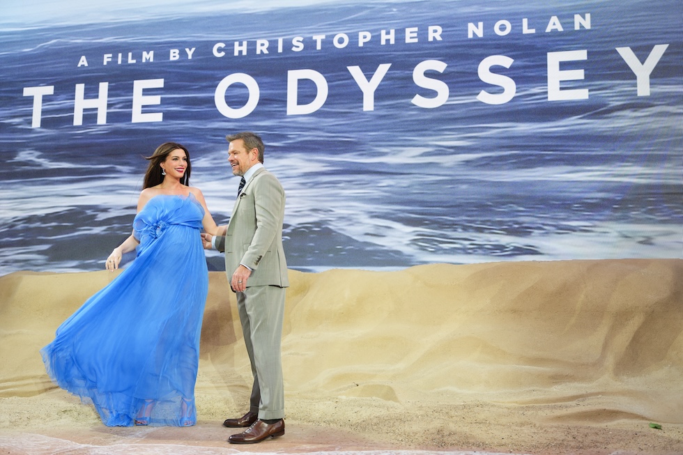 L'attrice Anne Hathaway e l'attore Matt Damon alla prima di Odissea, ieri 6 luglio (Scott A Garfitt/Invision/AP)