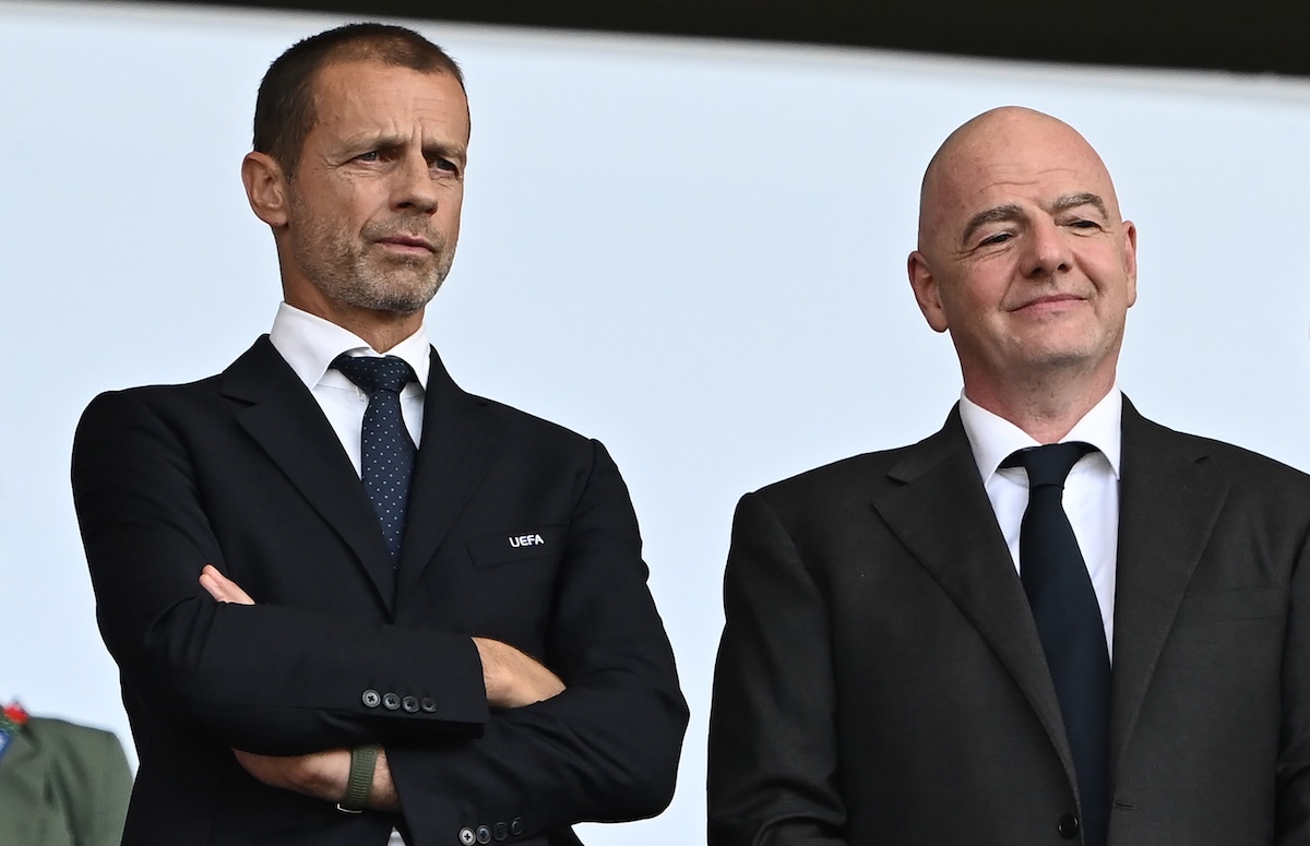 Se la FIFA va da una parte, l’UEFA va dall’altra