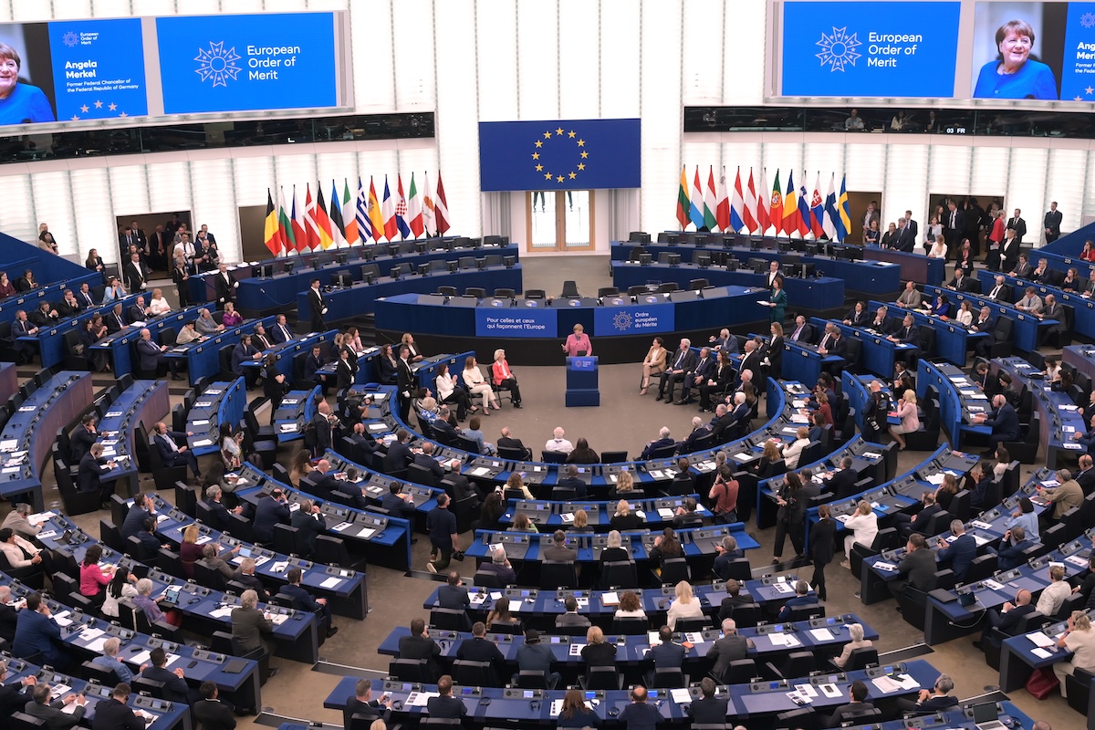 Il Parlamento Europeo ha approvato il regolamento sull’euro digitale