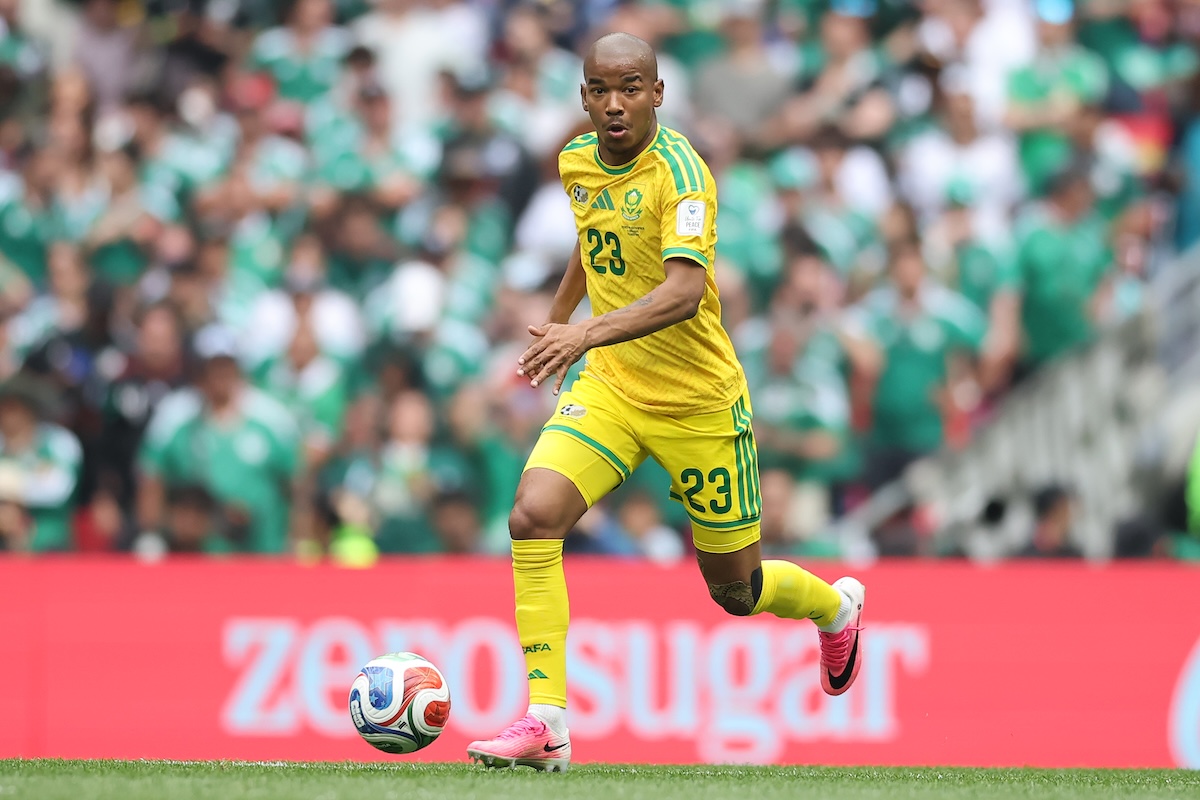 È morto a 25 anni Jayden Adams, centrocampista del Sudafrica rientrato da poco dai Mondiali di calcio