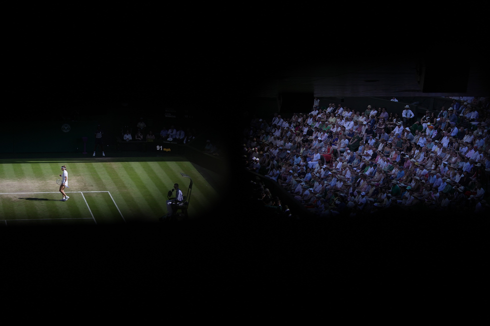 La tennista ceca Karolina Muchova esulta nella finale contro Linda Noskova, anche lei della Repubblica Ceca, a Wimbledon (AP Photo/Brian Inganga)