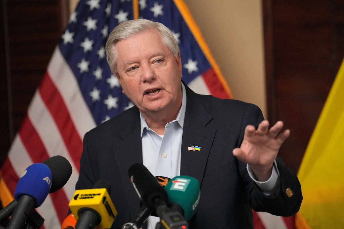 È morto il senatore repubblicano statunitense Lindsey Graham, stretto collaboratore di Trump