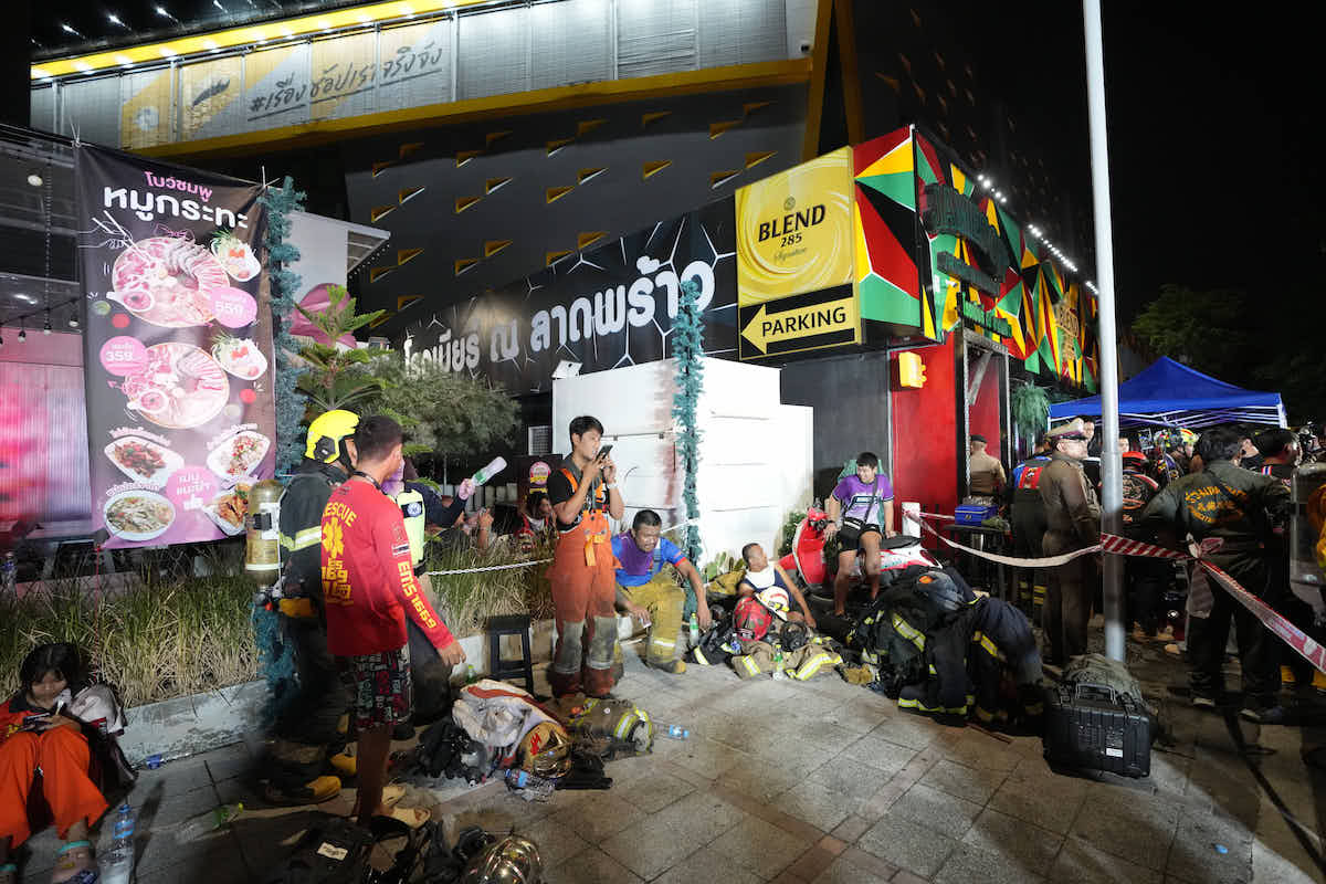 Almeno 27 persone sono morte in un incendio in un bar a Bangkok, in Thailandia