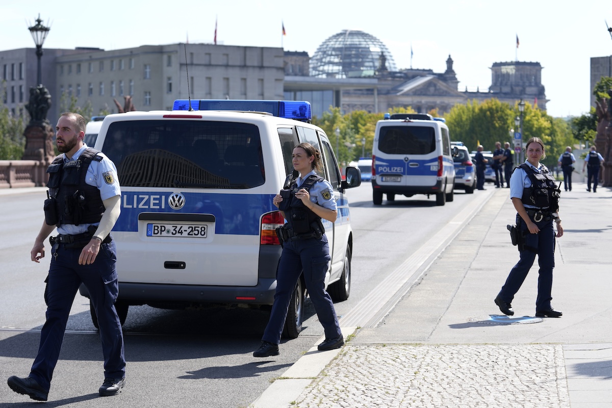 La procura di Berlino ha accusato un uomo di aver drogato e stuprato 14 donne