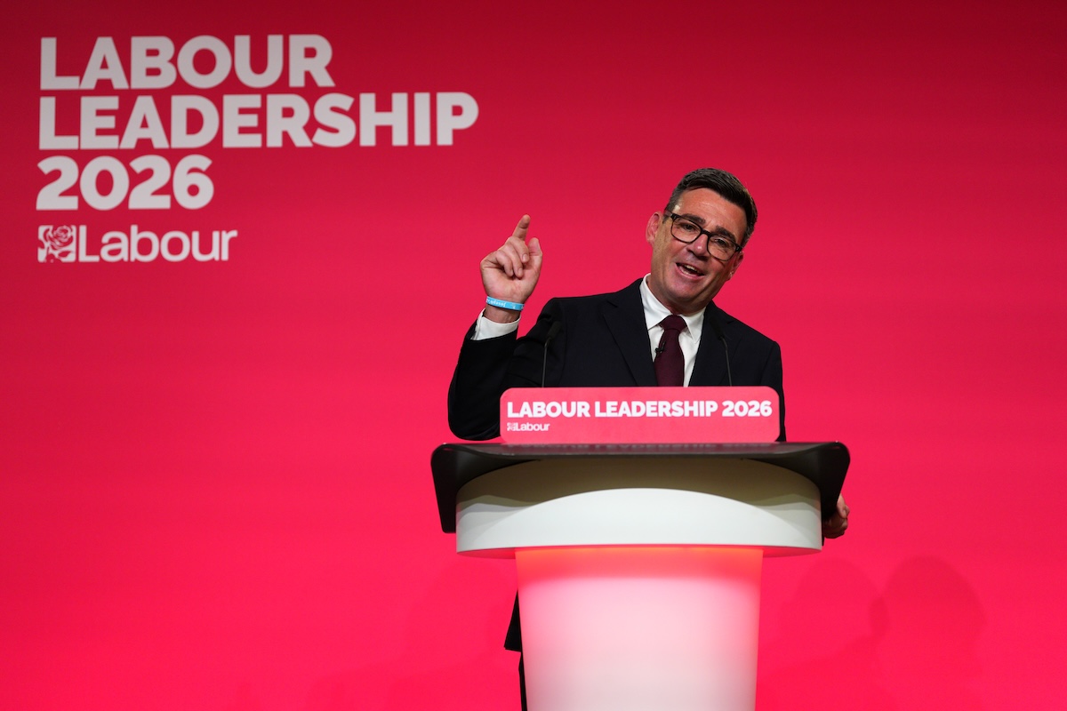 Andy Burnham durante il primo discorso da leader, a Londra il 17 luglio