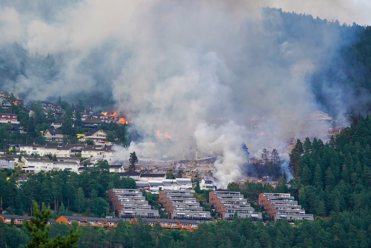 Più di 400 persone in Norvegia sono state evacuate per un grosso incendio