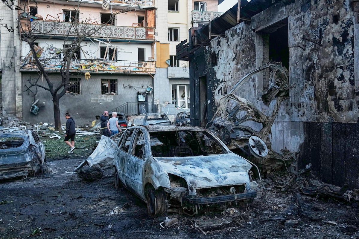 C’è stato un grosso bombardamento russo su Kiev: una persona è morta e 13 sono state ferite