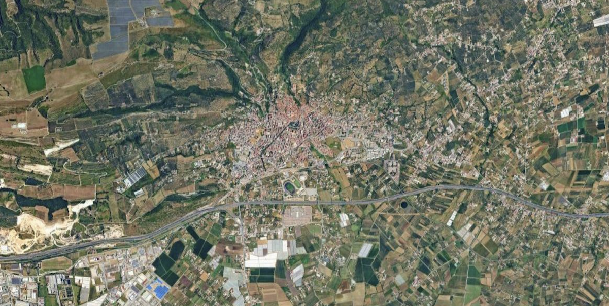 Il corpo di un giornalista locale è stato trovato carbonizzato vicino a una statale in provincia di Salerno