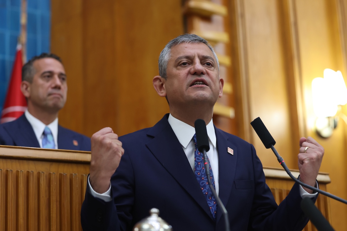 In Turchia l’ex leader del principale partito di opposizione, rimosso da un tribunale, fonderà un partito nuovo