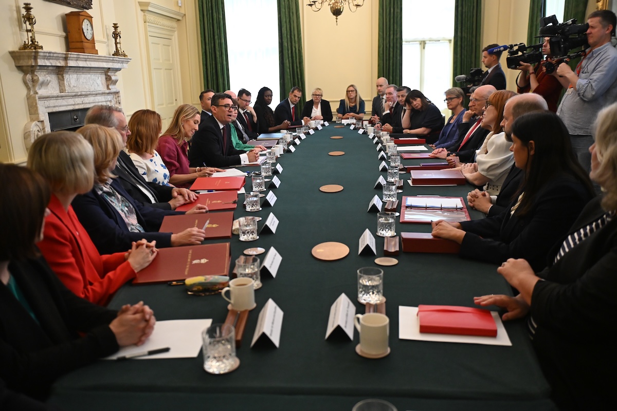 La prima riunione del governo di Burnham, il 21 luglio a Londra