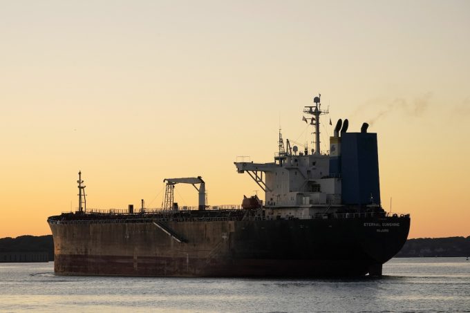 Il prezzo del petrolio Brent ha superato i 100 dollari al barile, per la prima volta dallo scorso maggio