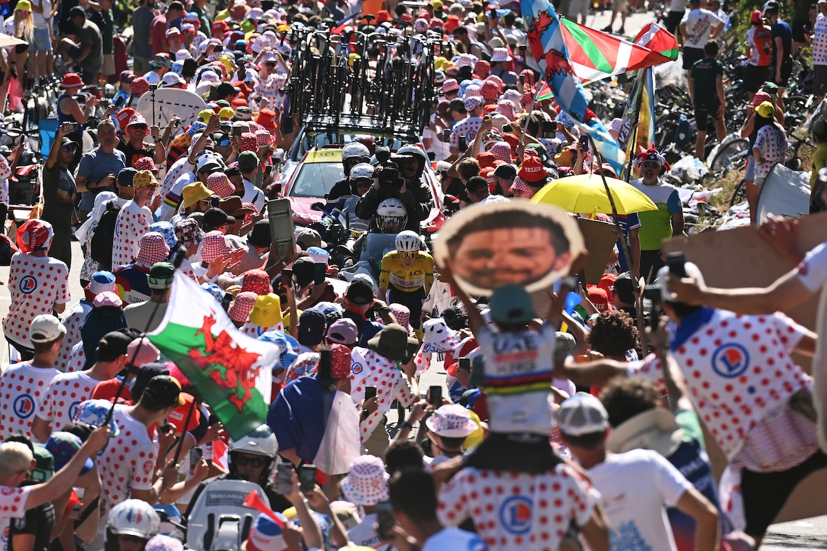 Leggi l'articolo: Il video della grande rimonta di Tadej Pogačar all’Alpe di Huez
