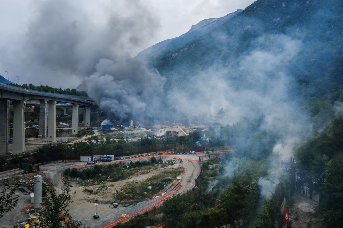 Per gli scontri in Val Susa al corteo No TAV sono state identificate 450 persone