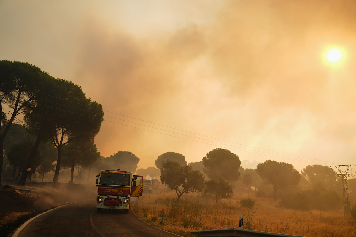 Gli incendi a ovest di Madrid, 26 luglio 2026 (AP Photo/Manu Fernandez)