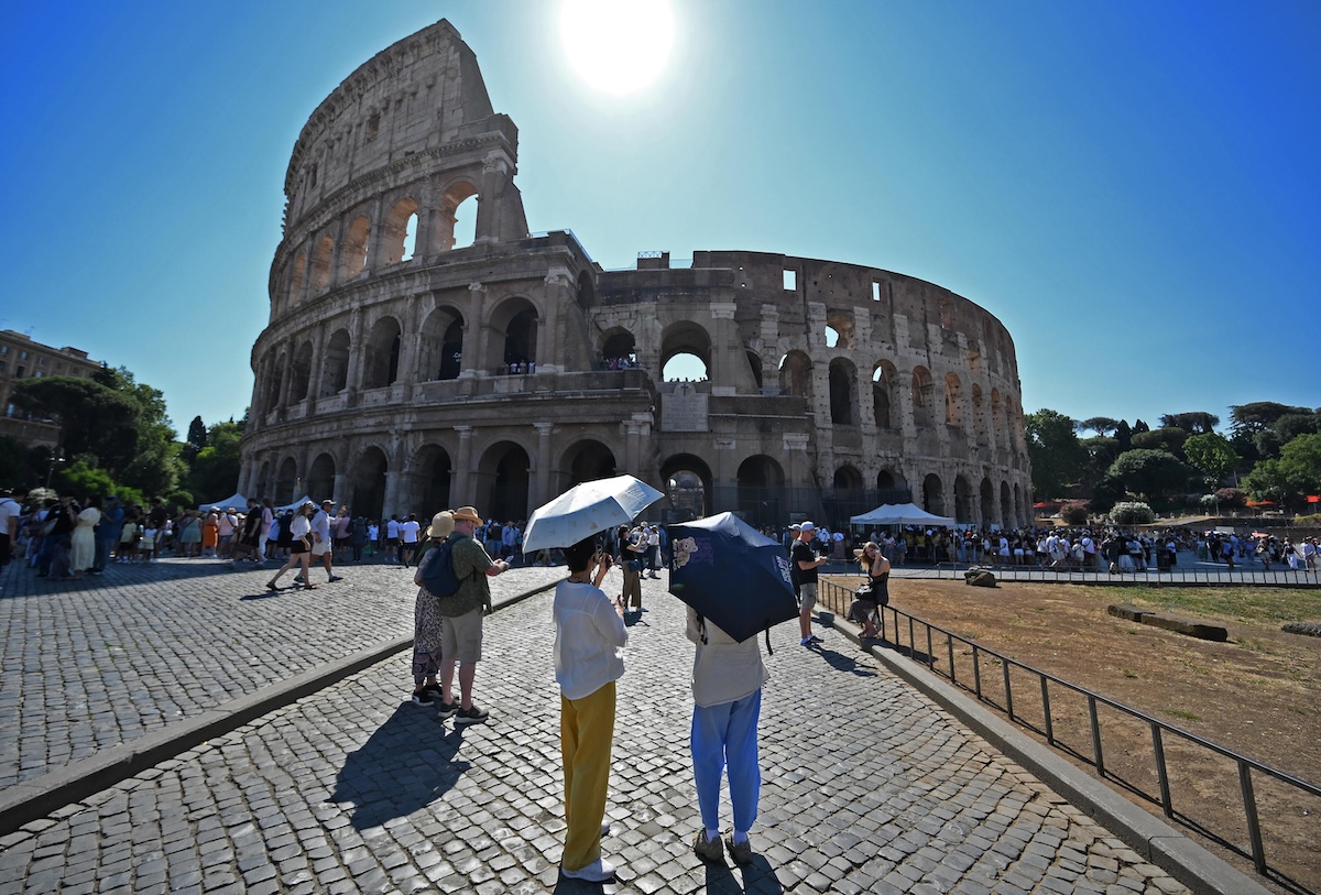Colosseo, Pantheon e Castello Sforzesco staranno aperti più a lungo la sera ad agosto