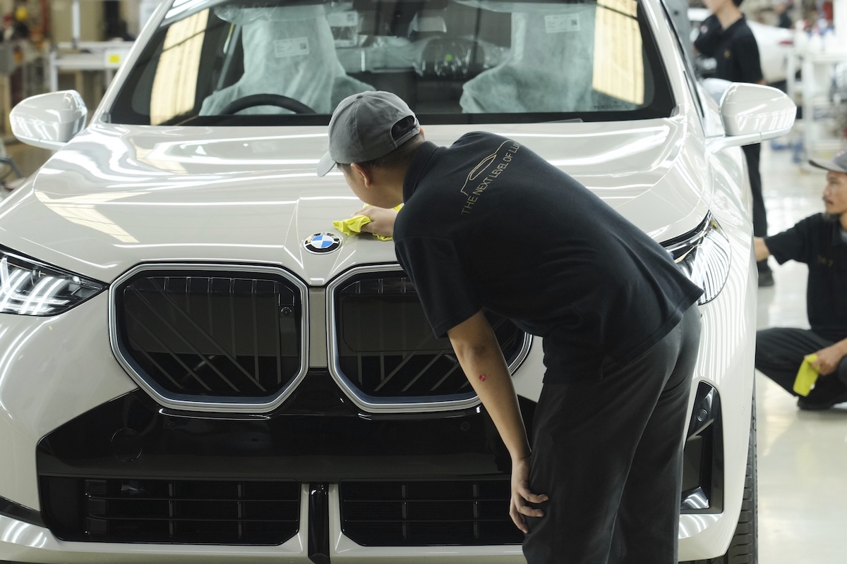 BMW ha detto che eliminerà circa 8mila posti di lavoro entro il 2027