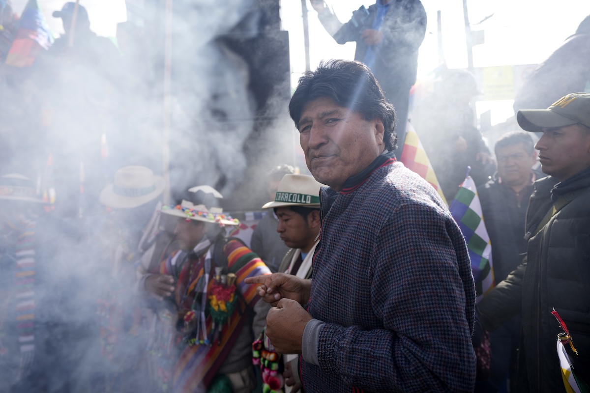 In Bolivia è stato ordinato l’arresto dell’ex presidente Evo Morales per il suo ruolo nelle proteste contro il governo