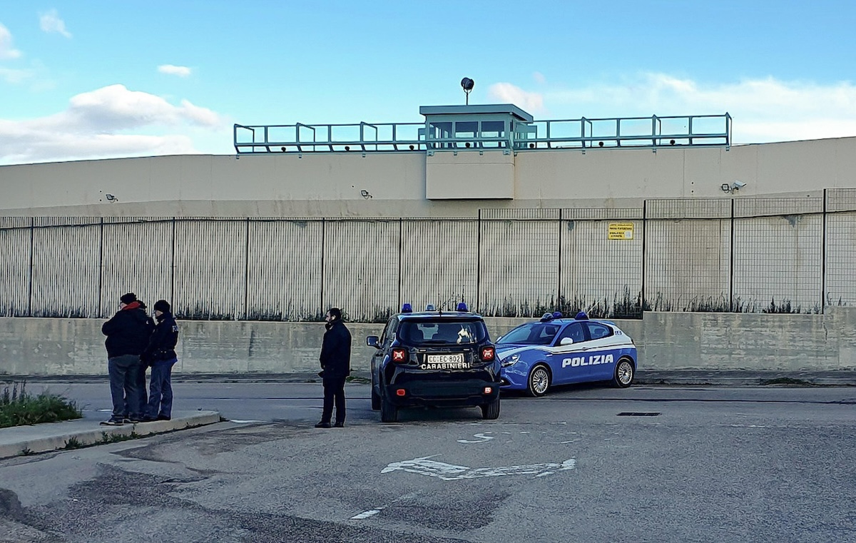 Un detenuto è morto a causa di un incendio nel carcere di Bancali a Sassari